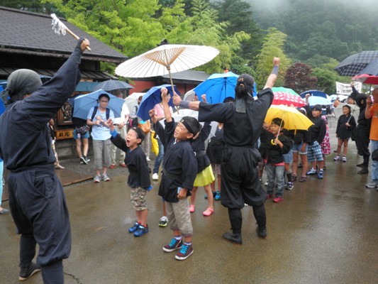 nin260719