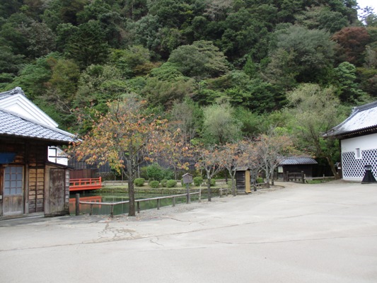 yae2011102